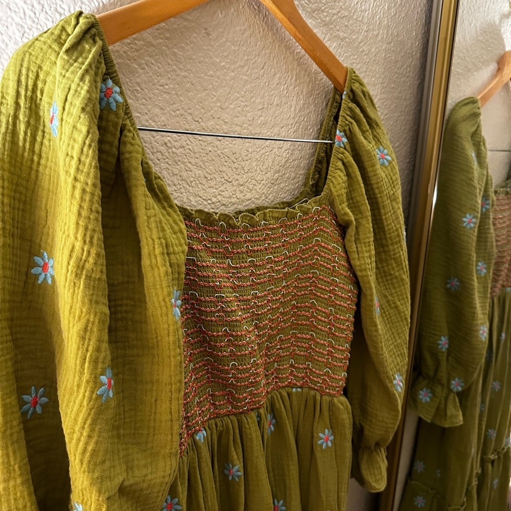 Puffed sleeve Floral Dress - Picture 4 of 4